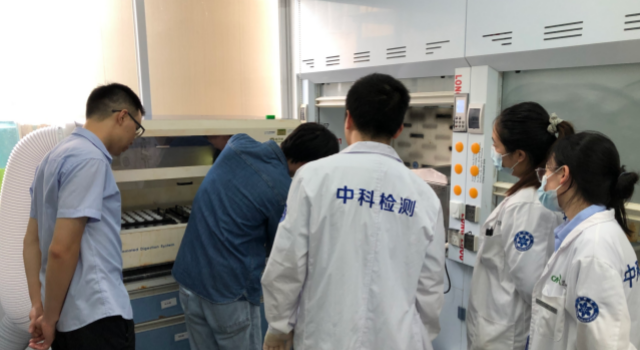 儀器升級(jí)優(yōu)化及培訓(xùn)現(xiàn)場(chǎng)