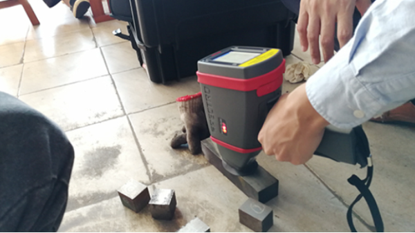 安全首位！手持式X射線熒光光譜儀xSORT兩大設(shè)置護航